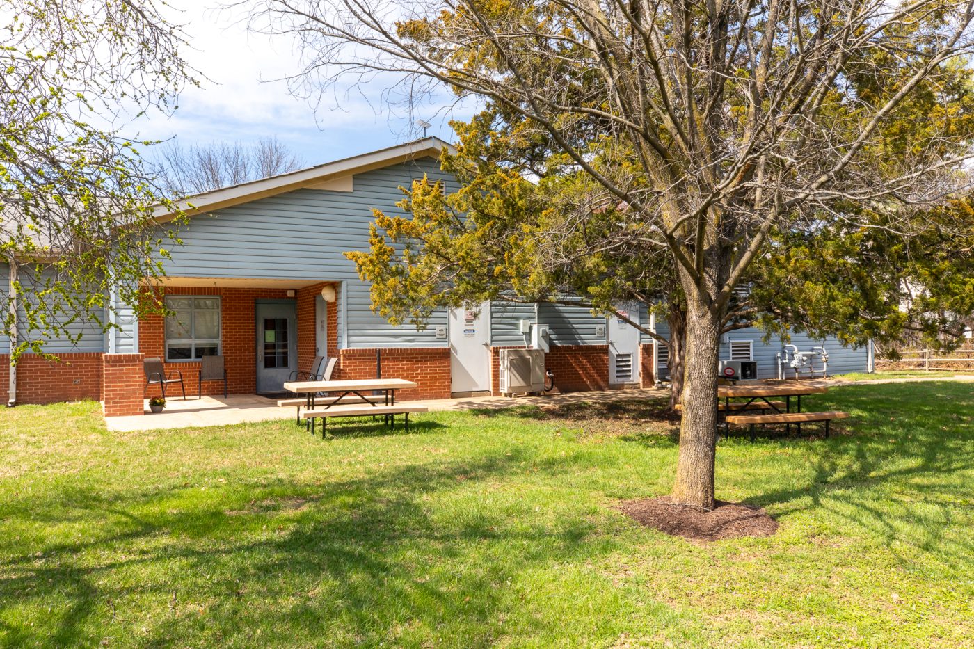 Residential treatment building with outdoor seating