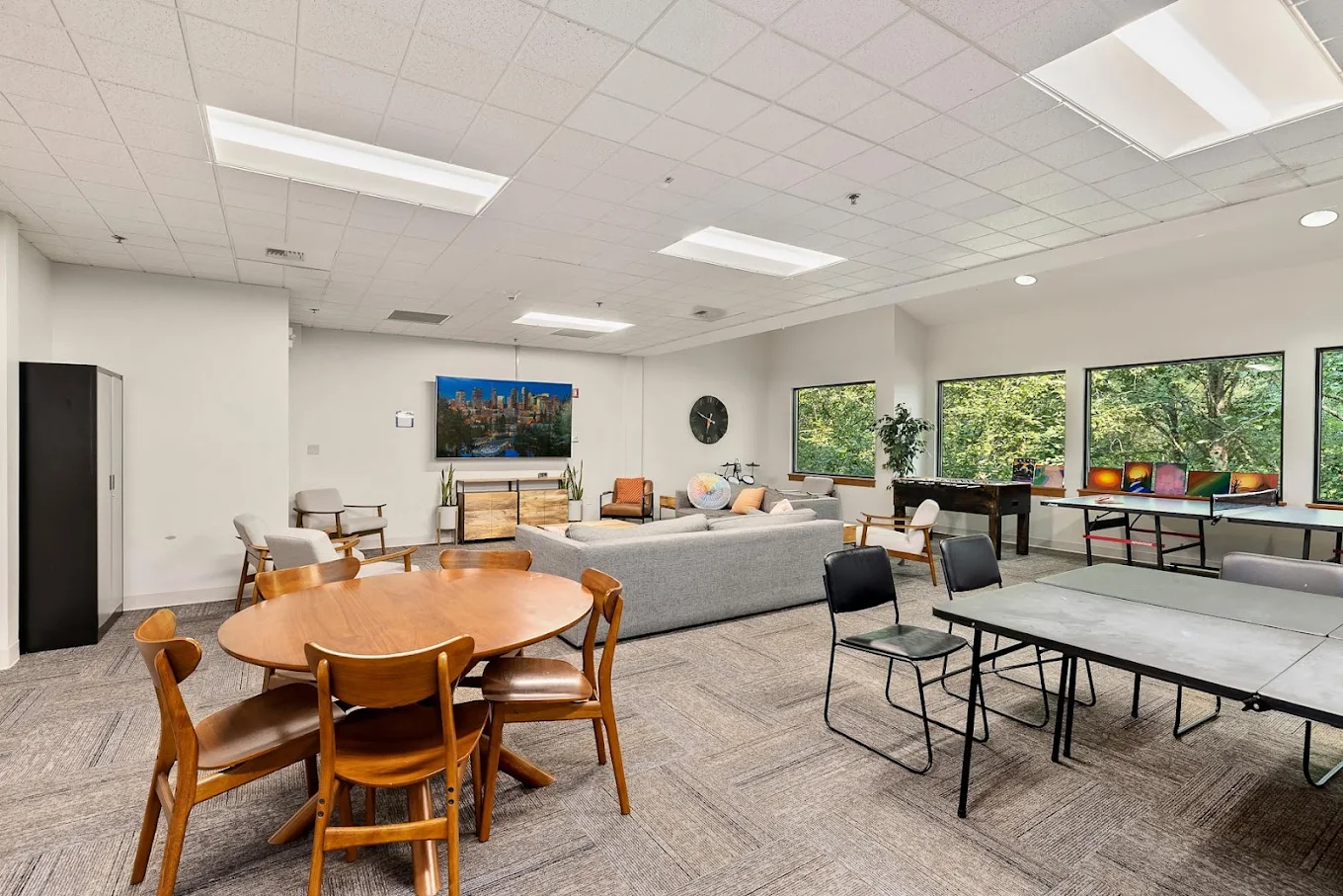 Newport Academy Kirkland Dinning Area