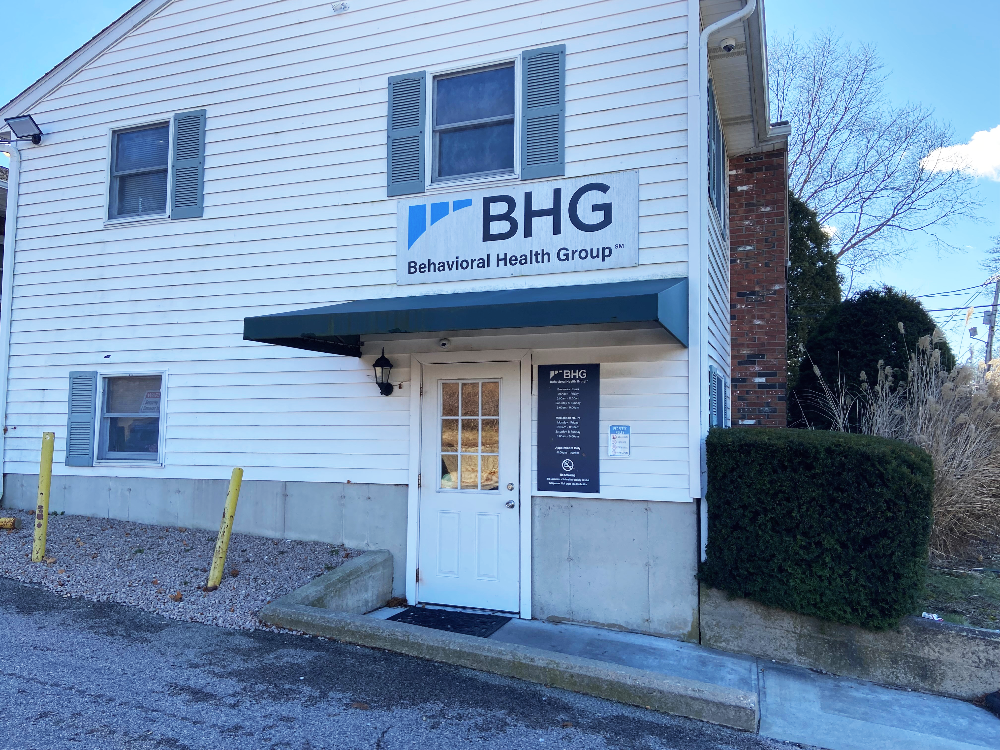 Front entrance of BHG Westerly Treatment Center building
