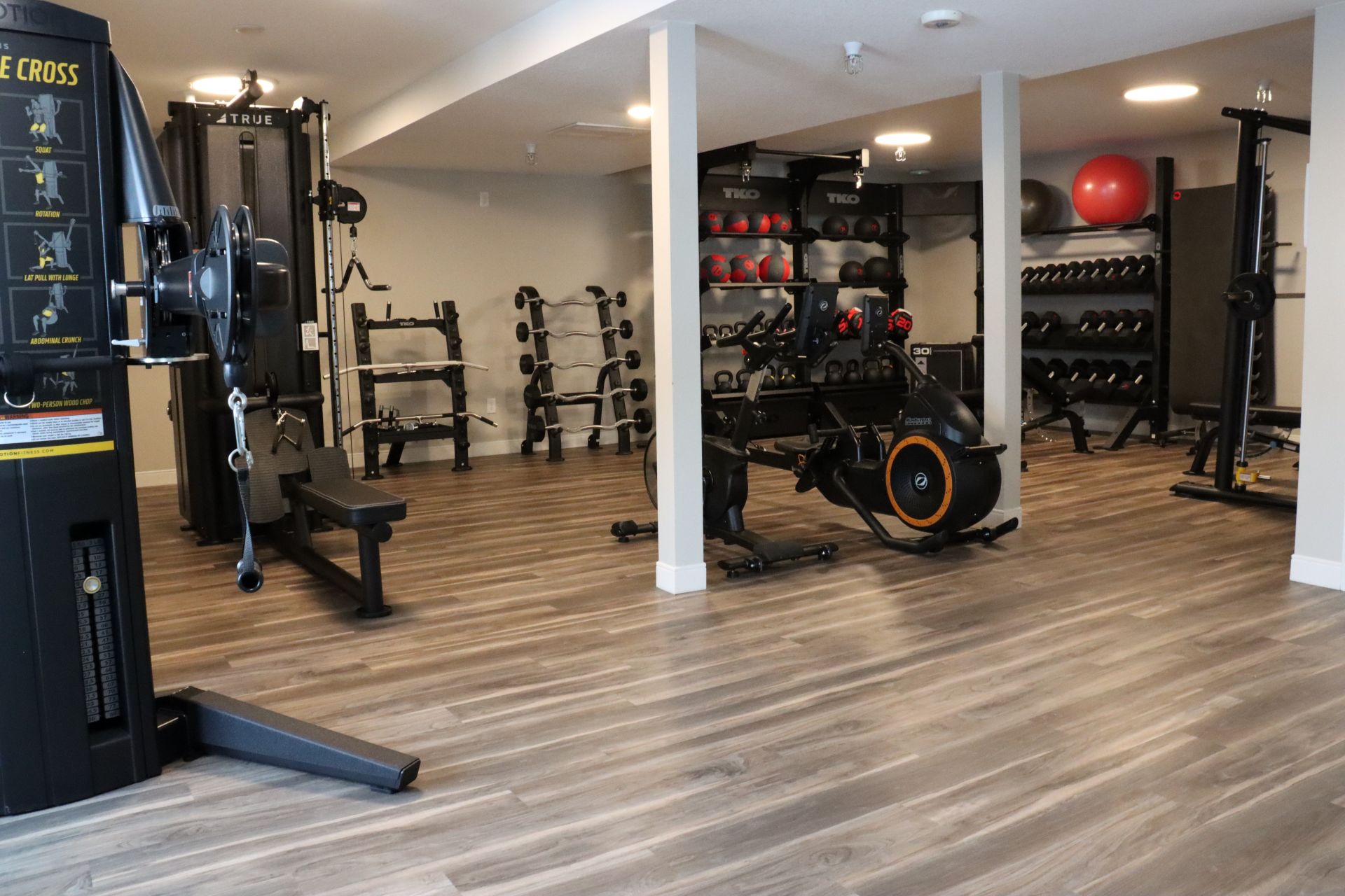 Facility gym with a wide variety of gym equiptment