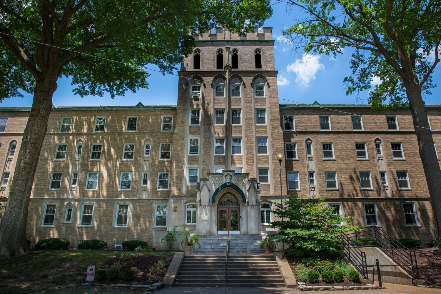 Queen Of Peace Center Cathedral Tower Saint Louis 1 A
