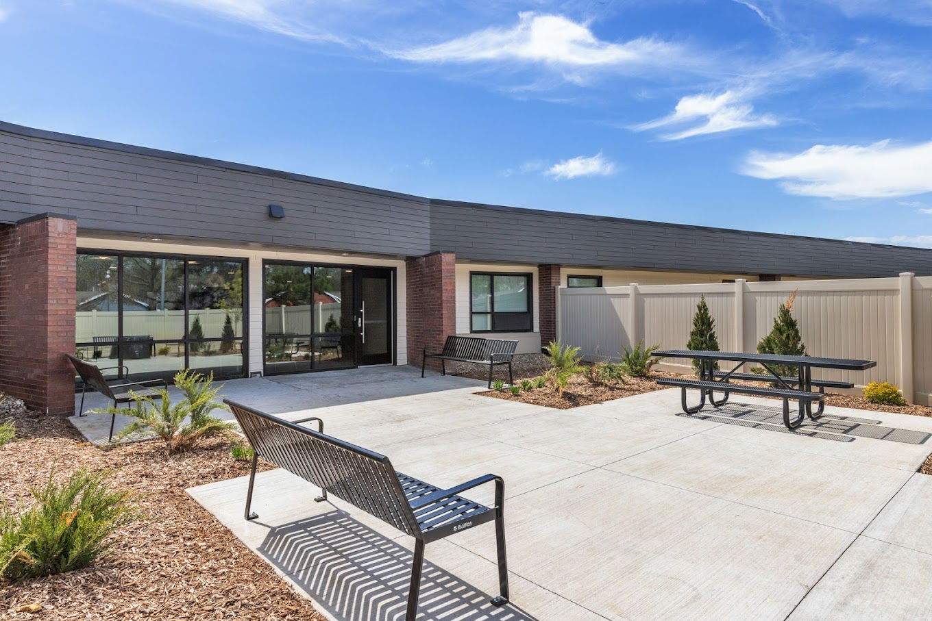 Courtyard with benches and picnic tables
