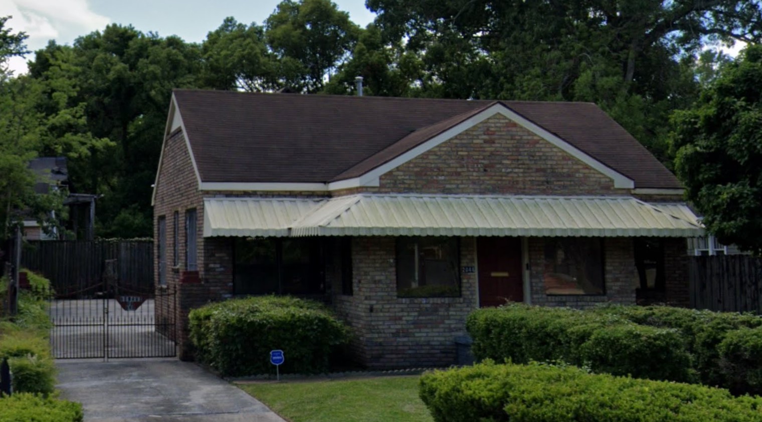 Lhrc Reality House Baton Rouge Exterior Side