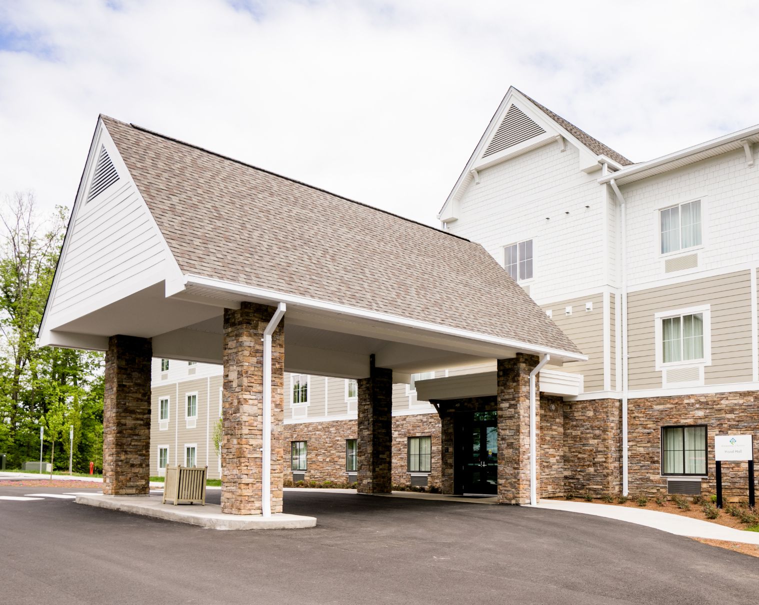 Covered drop-off area at the facility’s main entrance