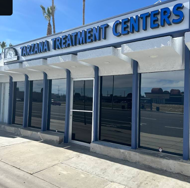 Front view of Tarzana Treatment Centers building