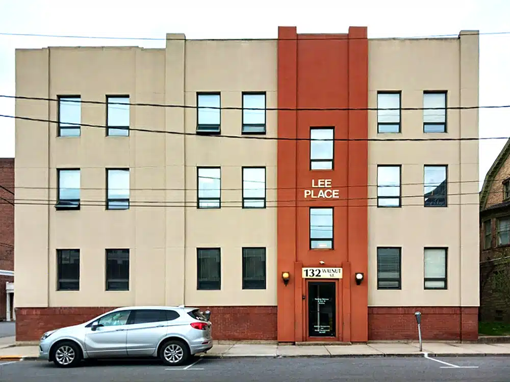 Multi-story clinic building on Lee Place with street parkin