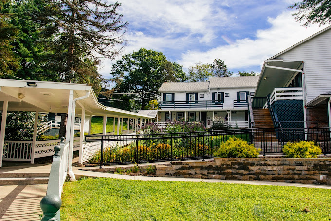Entrance to the facility with stairs.