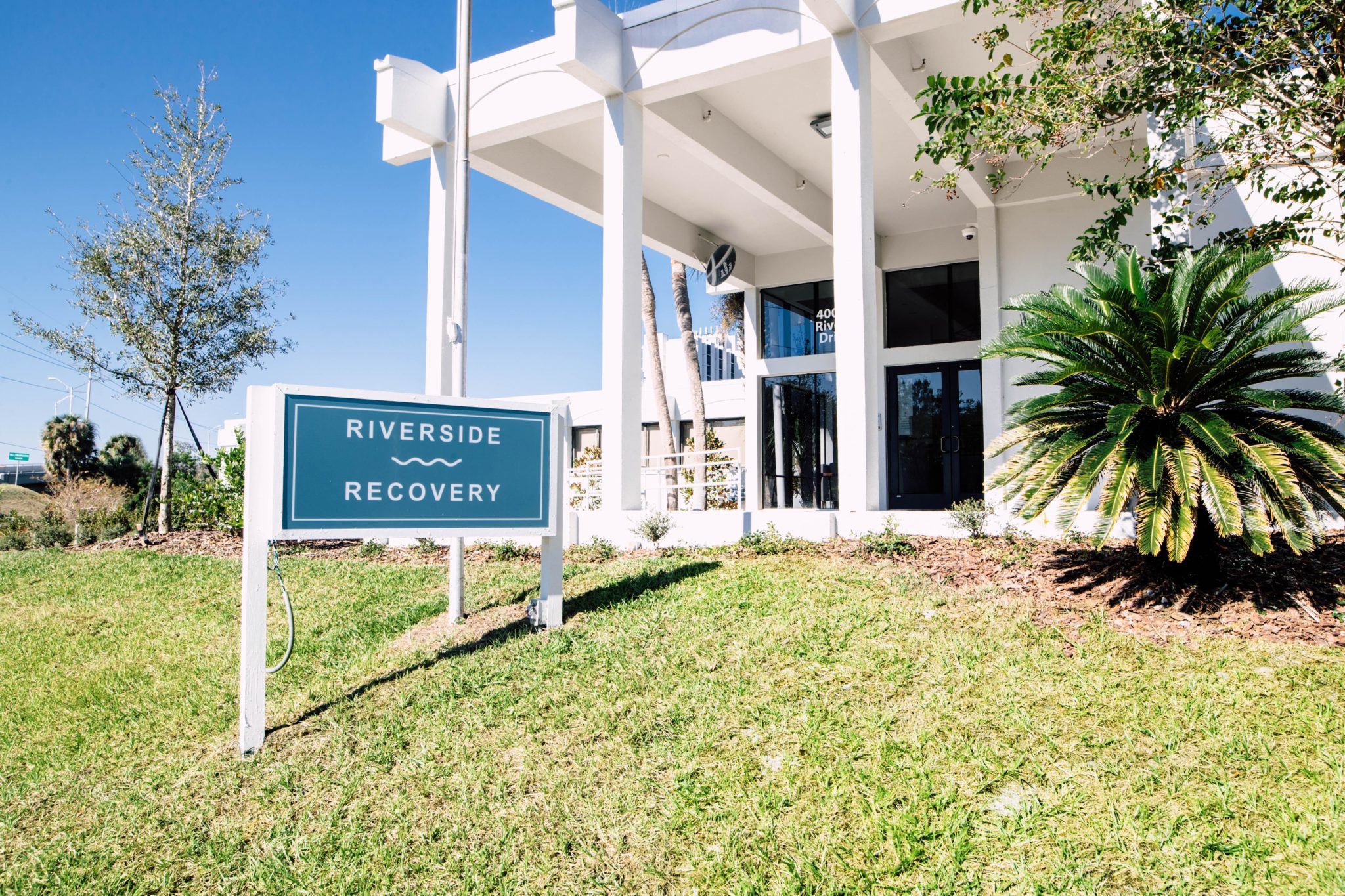 Facility exterior with Riverside Recovery sign