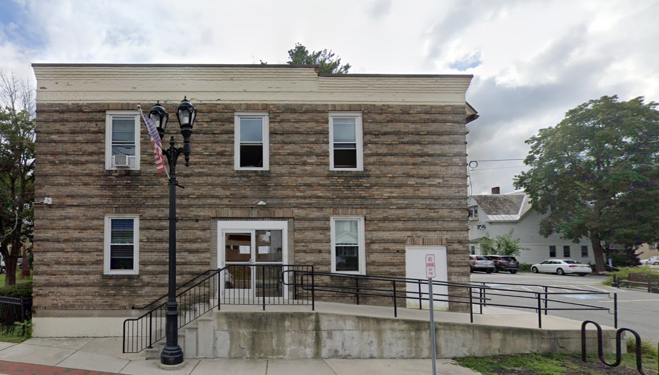 228 Coe House Framingham1