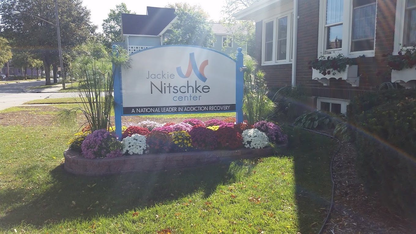 Jackie Nitschke Center Inc Green Bay 1 B