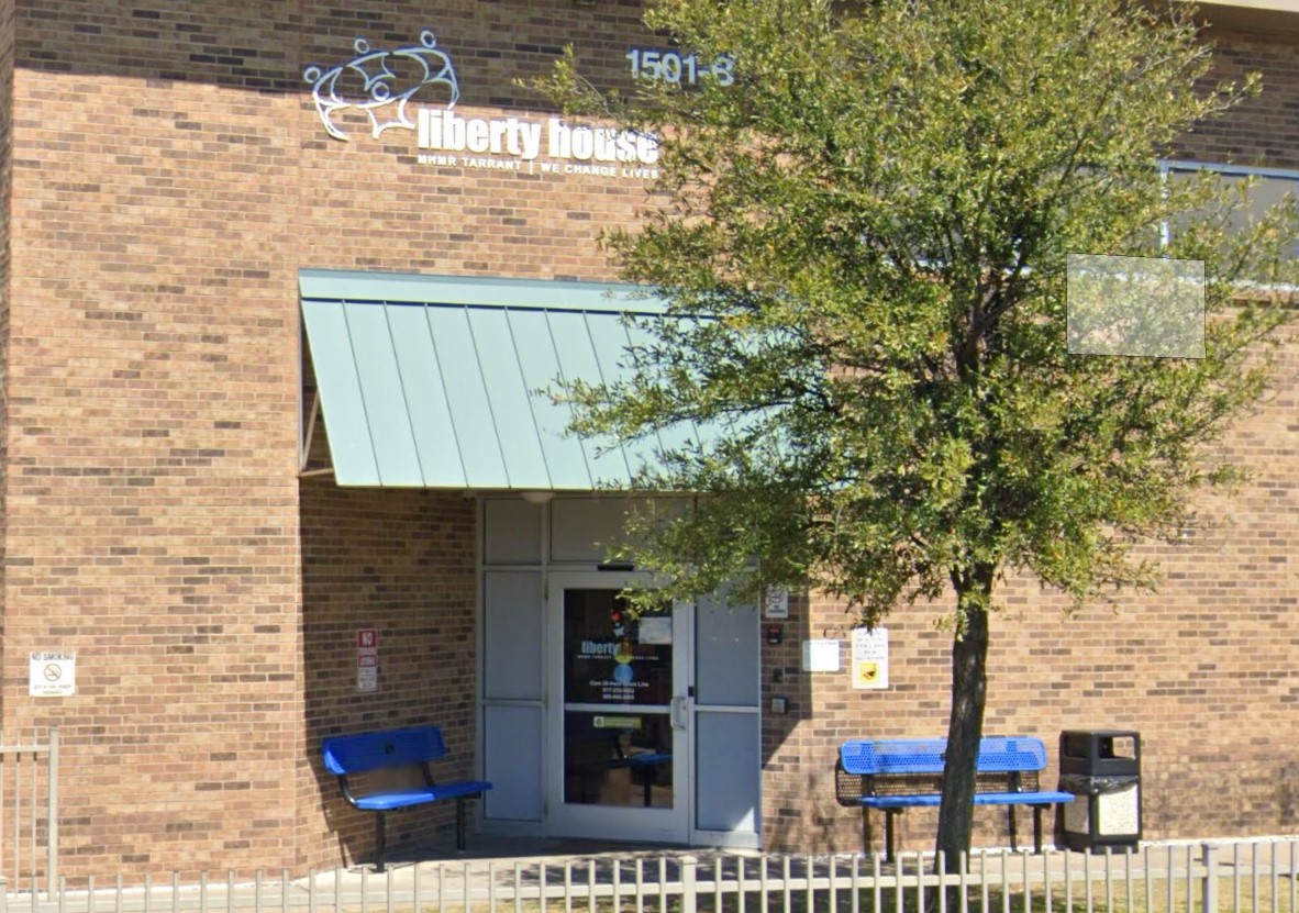 Main entrance of the detox facility with a welcoming pathway and signage.