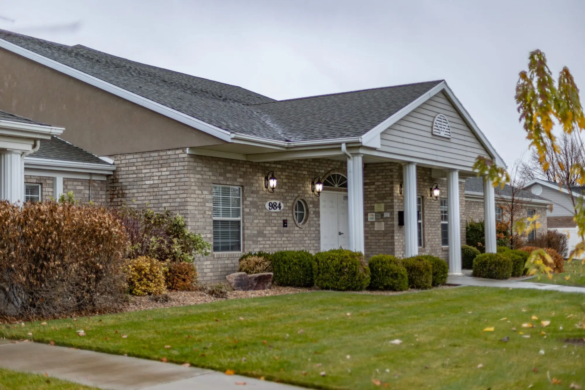 Exterior view of Steps Recovery Center in Payson, Utah