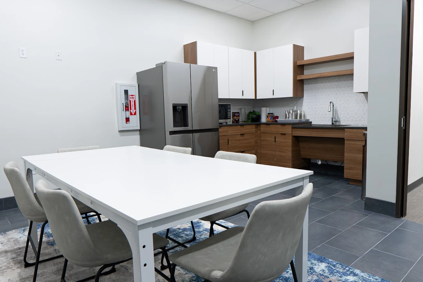 Kitchenette with dining table and chairs