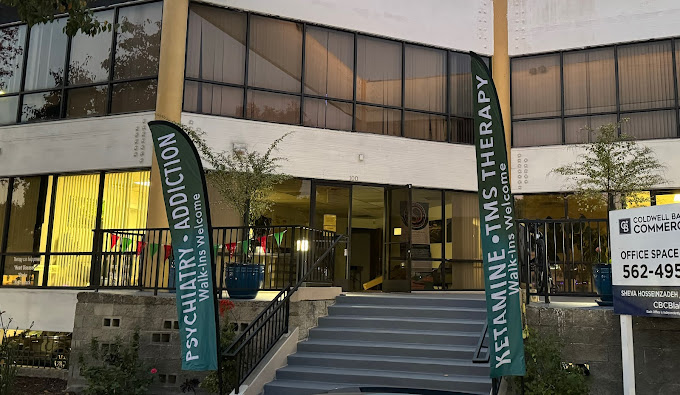 Roots Through Recovery Long Beach Entrance