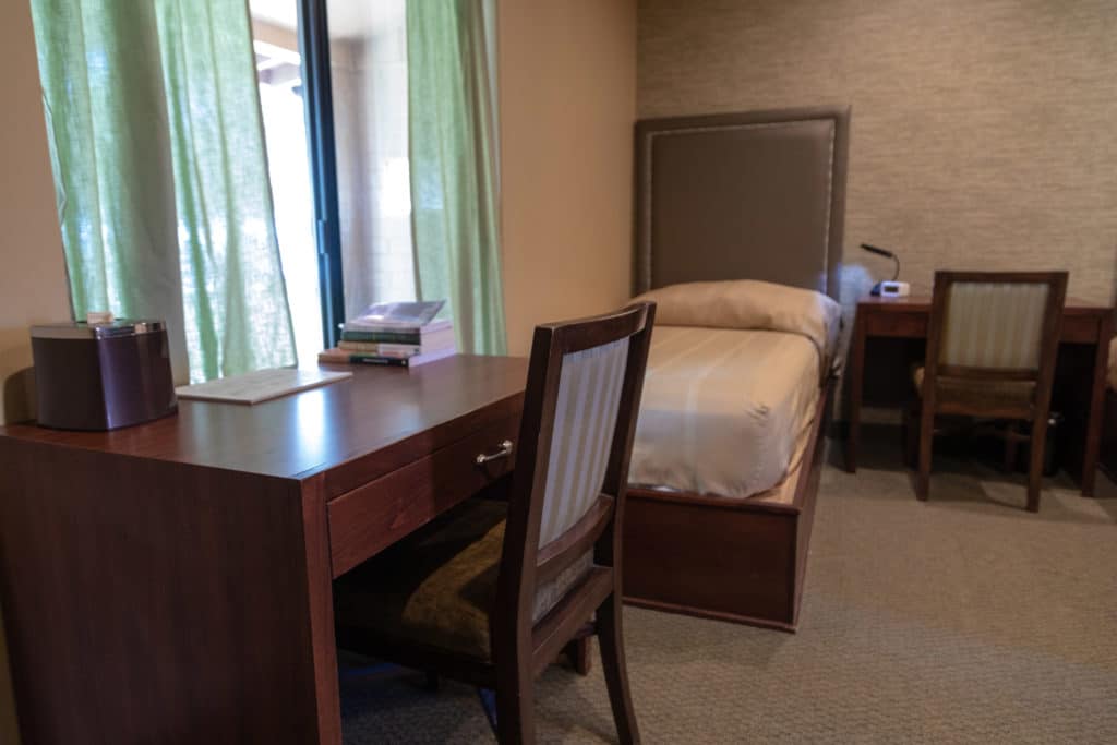 residential-bedroom-gentle-path-at-the-meadows-wickenburg.jpg