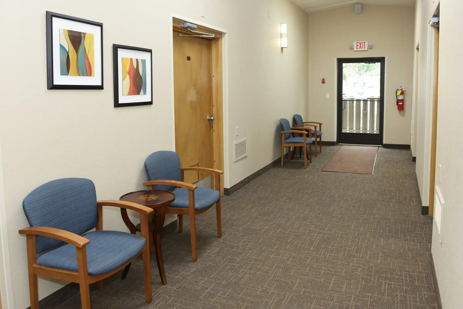 Waiting Area Kinnic Falls