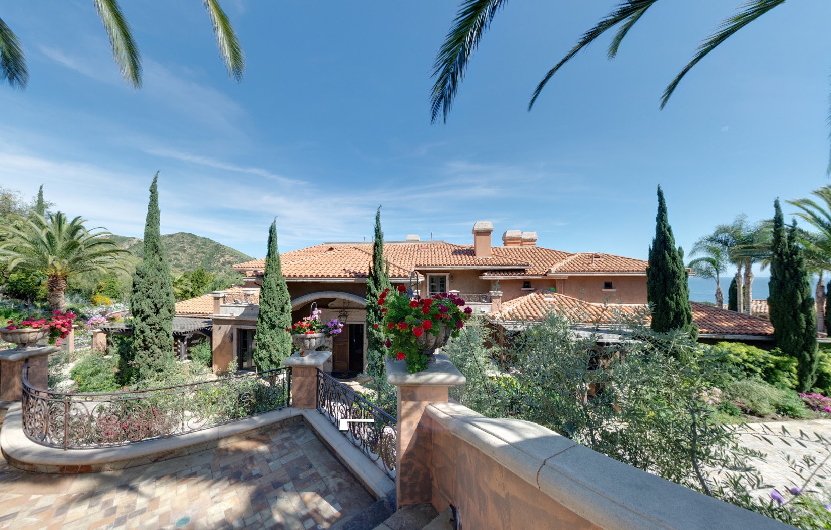 6390 Meadows Court Llc Passages 8 Malibu Entrance