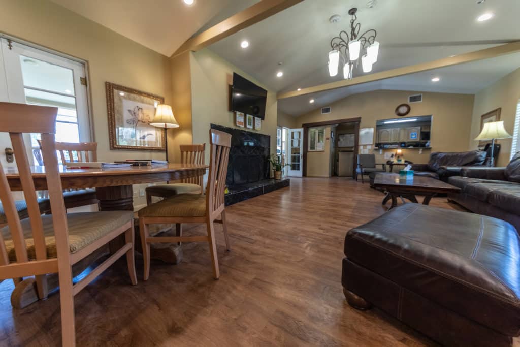 living-room-gentle-path-at-the-meadows-wickenburg.jpg