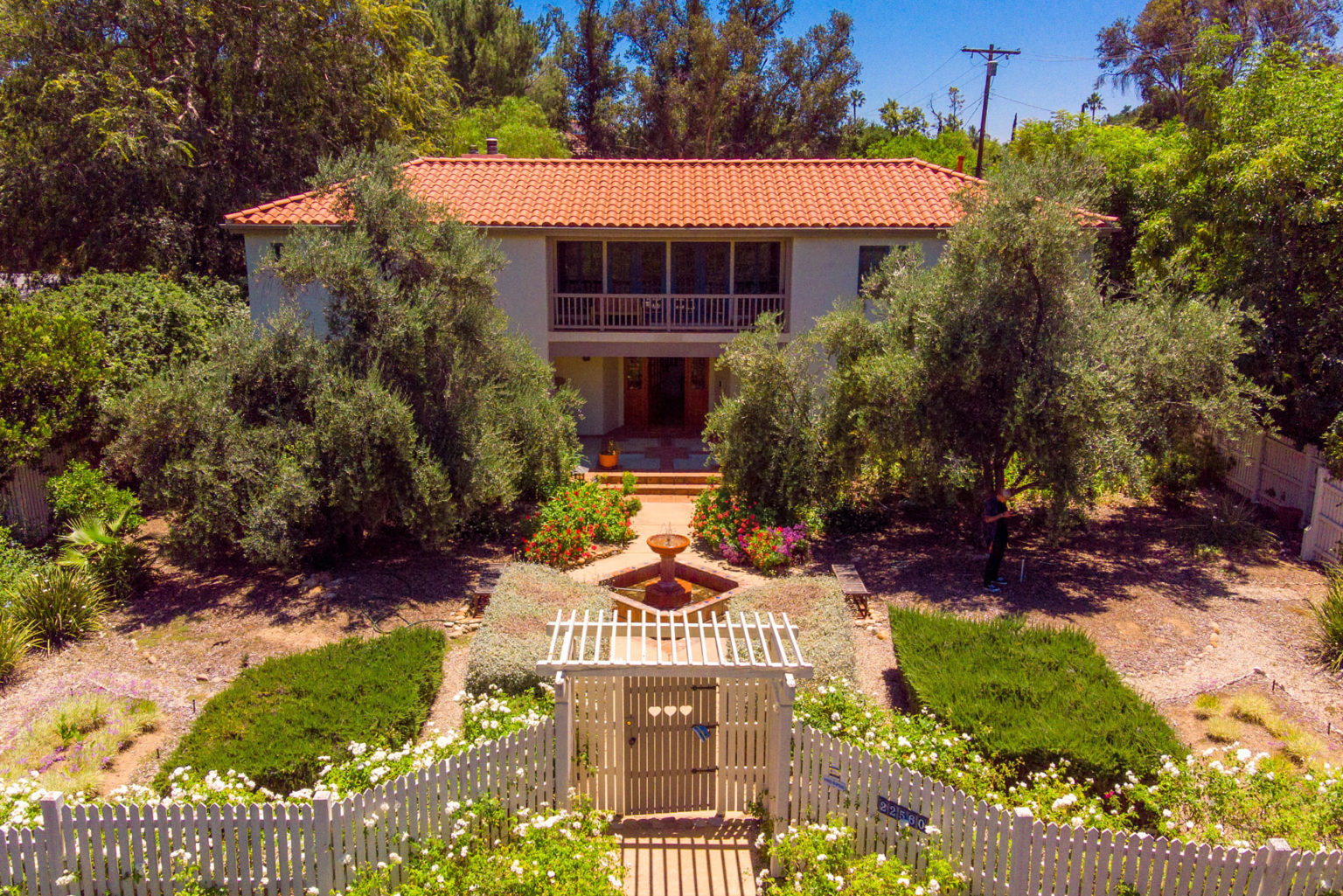 Front exterior of Golden Road Recovery residential facility