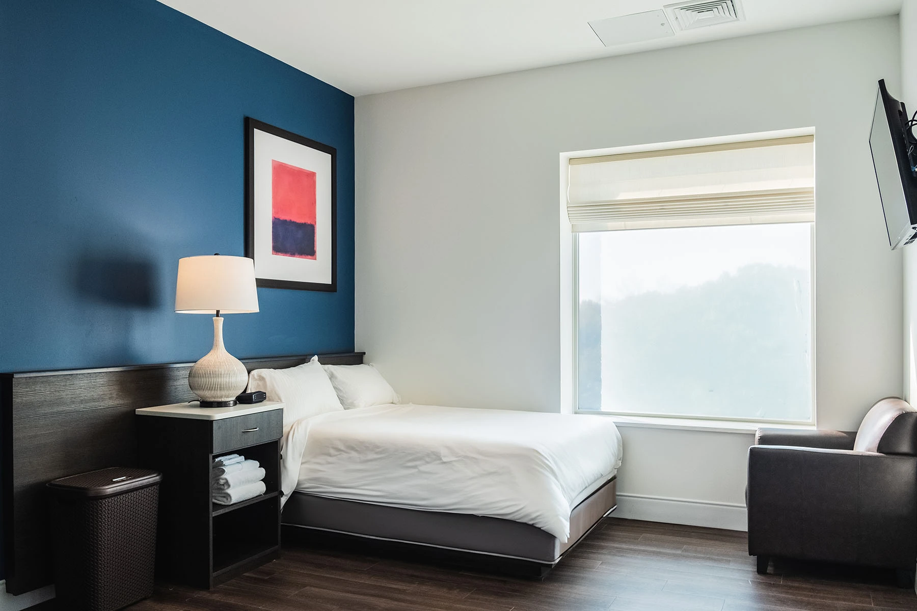 recovery-centers-of-america-raritan-bay-inpatient-south-amboy_bedroom