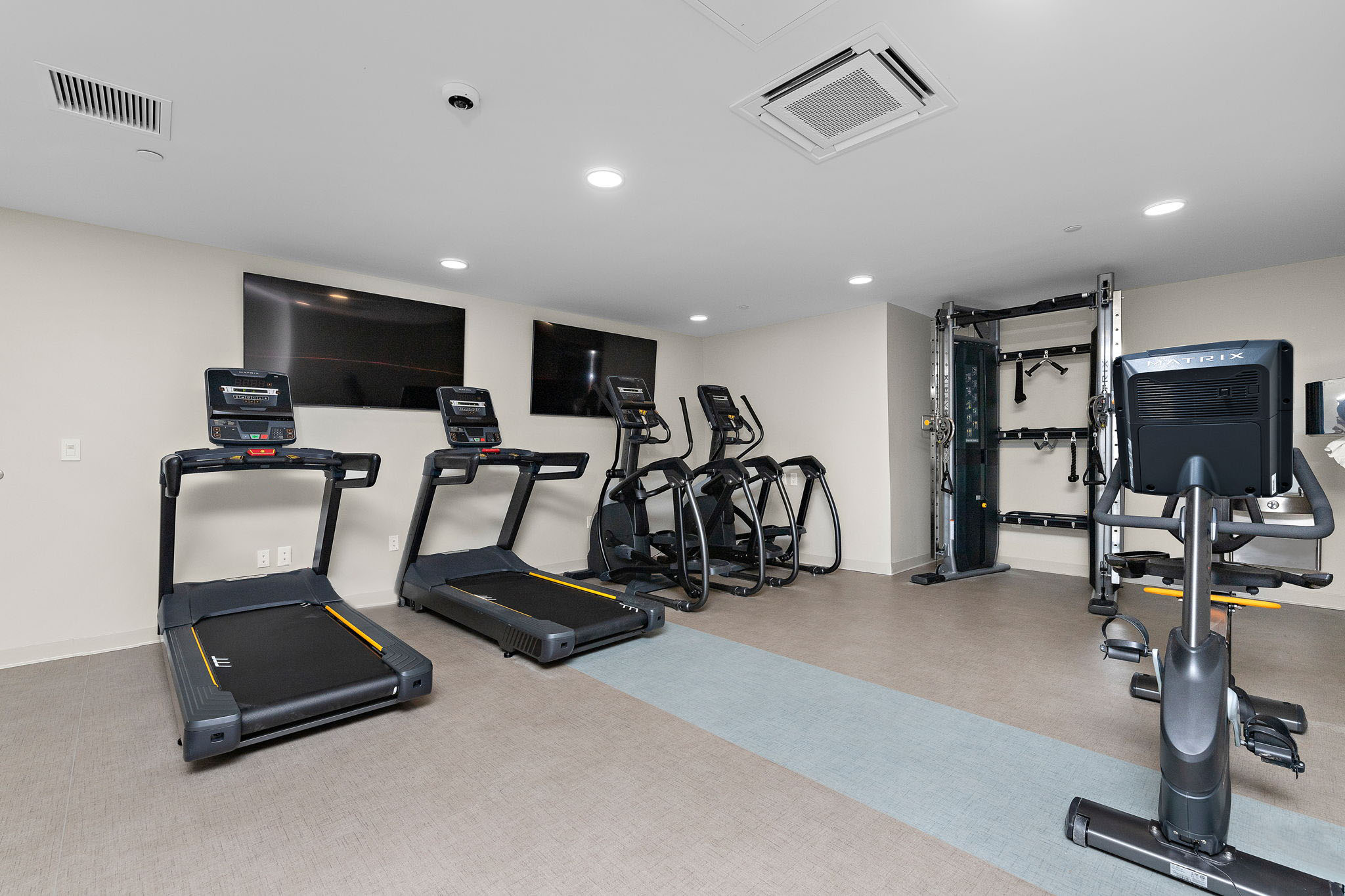 Rehab gym with treadmills and workout machines