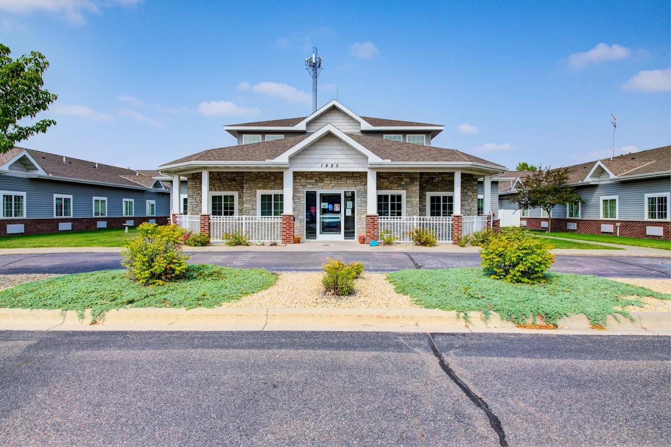 Front entrance of EOSIS bridge